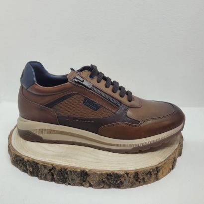 Basket marron brillant à lacets avec zip renfort noir semelle beige Fluchos