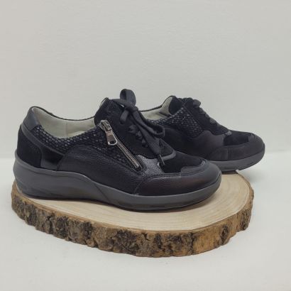 Basket plate noir avec zip et semelle grise Waldlaufer