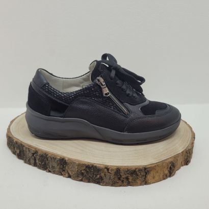 Basket plate noir avec zip et semelle grise Waldlaufer