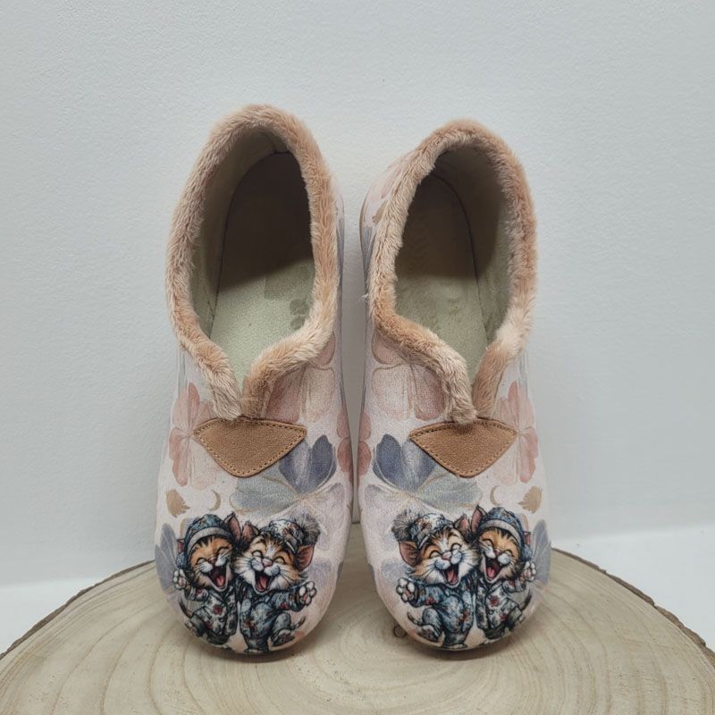 Chausson beige chat avec ouverture et 2 chats rigolos Maison de l'espadrille 