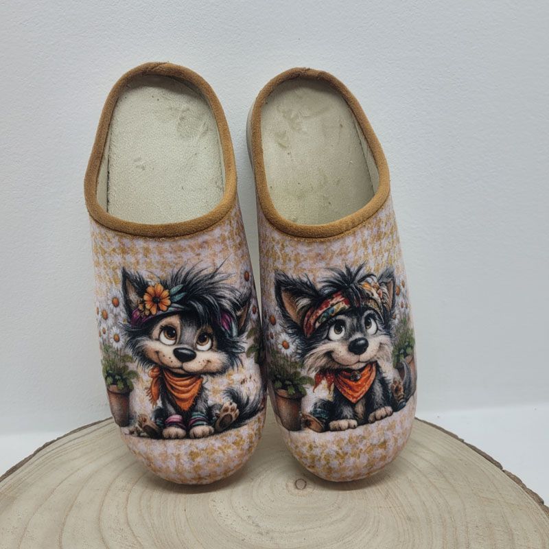 Mûle plate beige chien rigolo Maison de l'espadrille