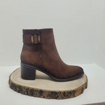 Bottine camel talon décroché boucle fantaisie carrée or et zip Dorking 