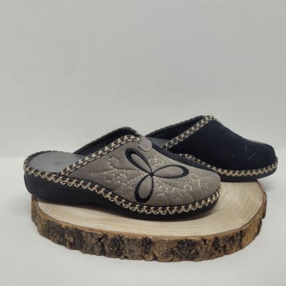 Mule noire et grise brodée avec fleurs Maison de l'Espadrille