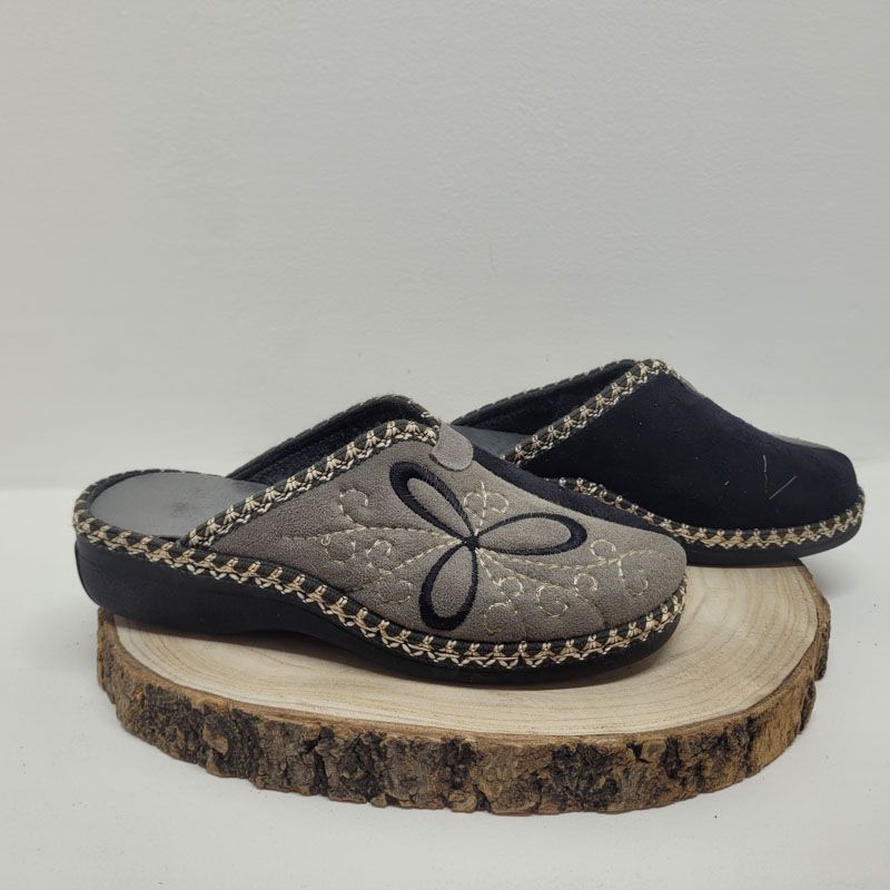 Mule noire et grise brodée avec fleurs Maison de l'Espadrille