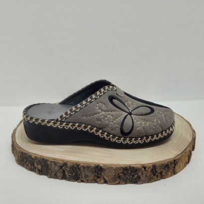 Mule noire et grise brodée avec fleurs Maison de l'Espadrille