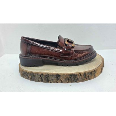Mocassin plat camel vernis boucle carrée fantaisie Jana