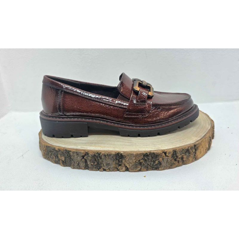 Mocassin plat camel vernis boucle carrée fantaisie Jana