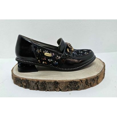 Mocassin noir vernis avec fleurs Laura Vita 