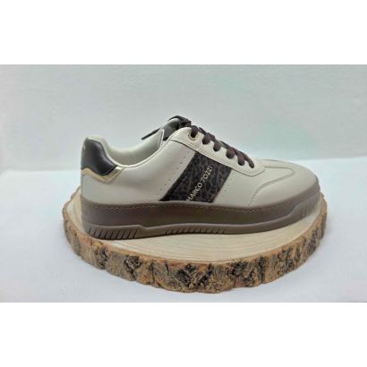 Basket plate beige avec bande léopard et lacet marron contrefort marron semelle beige Marco Tozzi