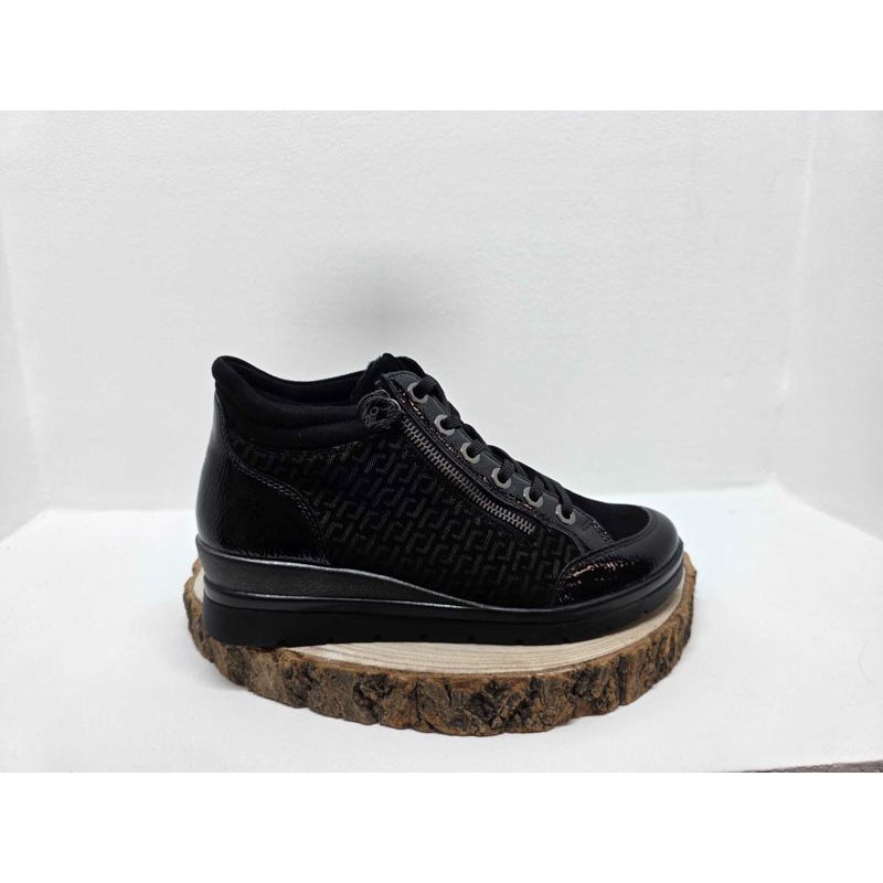 Bottine compensée Noir à lacets avec zip avant vernis et motif sur le côté Remonte