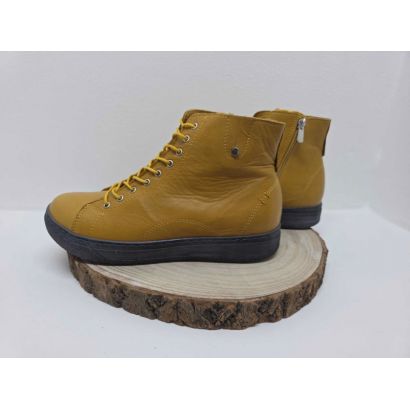 Bottine plate jaune avec lacet jaune Andrea Conti