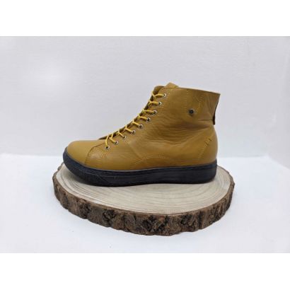 Bottine plate jaune avec lacet jaune Andrea Conti
