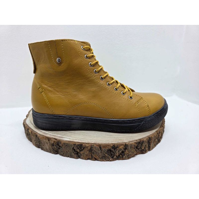Bottine plate jaune avec lacet jaune Andrea Conti