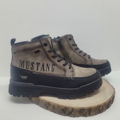 Bottine beige à lacets bande noir sur le bas écriture mustang noir Mustang 