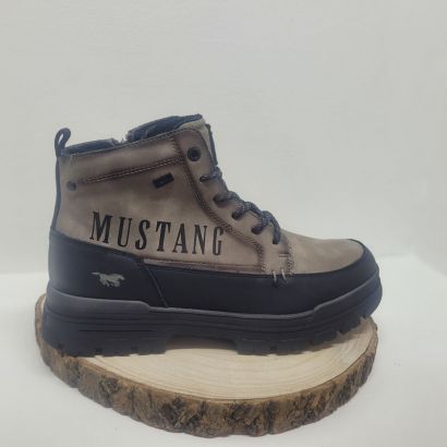 Bottine beige à lacets bande noir sur le bas écriture mustang noir Mustang 
