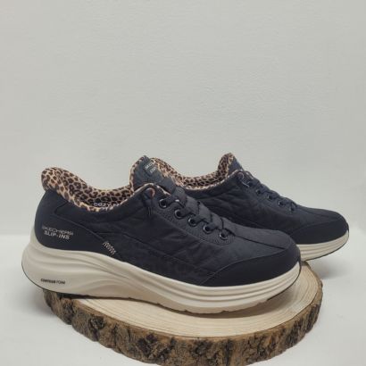 Basket noir slip insinterieur léopard semelle beige lacet élastique Skechers