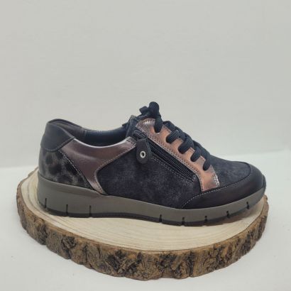 Basket running noir avec paillettes acier + léopard à l'arrière Arima