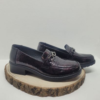 Mocassin bordeaux vernis avec boucle Infini 