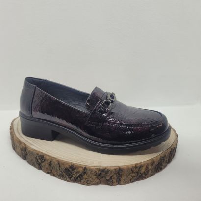 Mocassin bordeaux vernis avec boucle Infini 