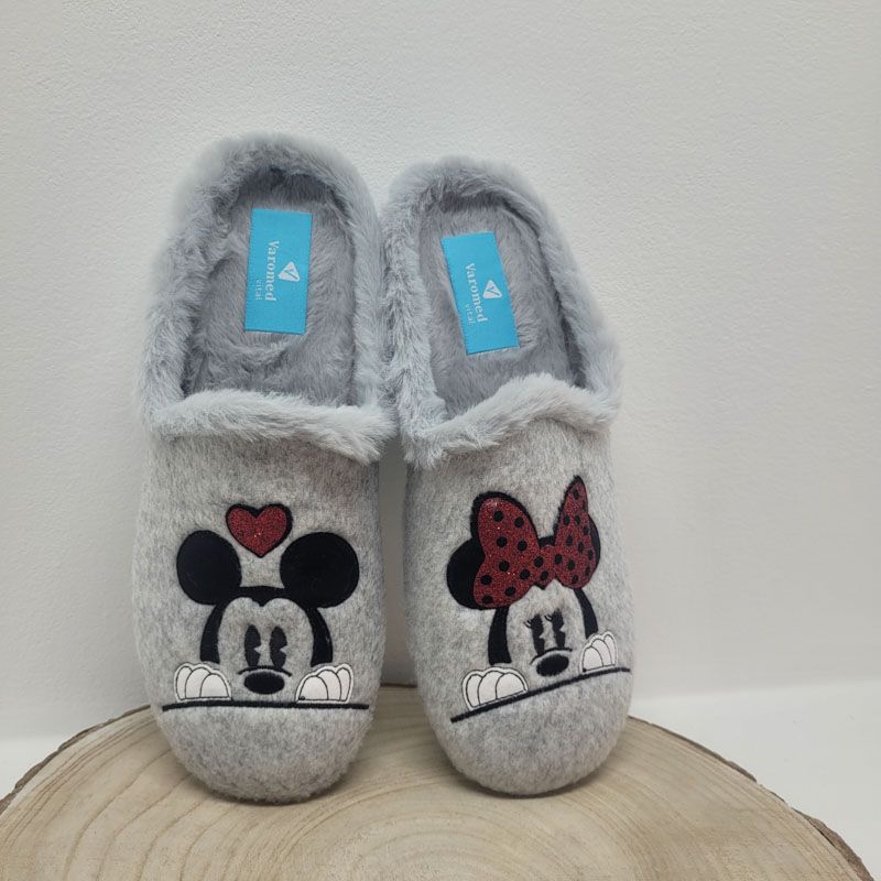 Pantoufle grise mickey avec coeur rouge Varomed 