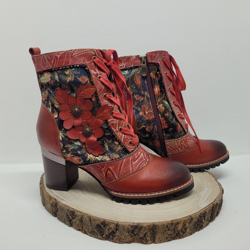 Bottine rouge à talon avec lacets et fleurs Laura Vita