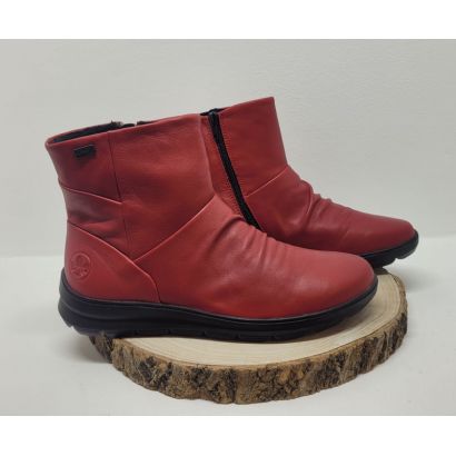 Bottine plate Rouge plissé sur l'avant semelle Noir et zip Rieker