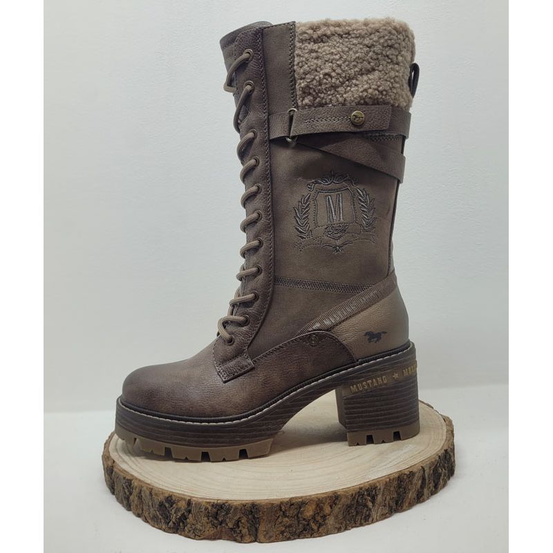Demi botte taupe à talon bride à l'arrière dessus fourrure Mustang 