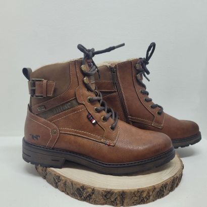 Bottine marron à lacets et zip boucle à l'arrière Mustang 