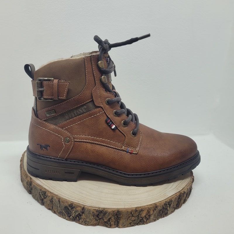 Bottine marron à lacets et zip boucle à l'arrière Mustang 