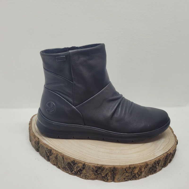 Bottine plate Noir avec zip plissé sur l'avant tex Rieker