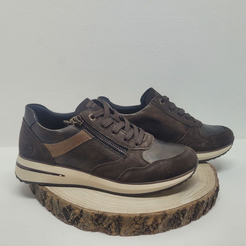 Basket plate marron avec avant et bande mordoré sur le coté zip Remonte