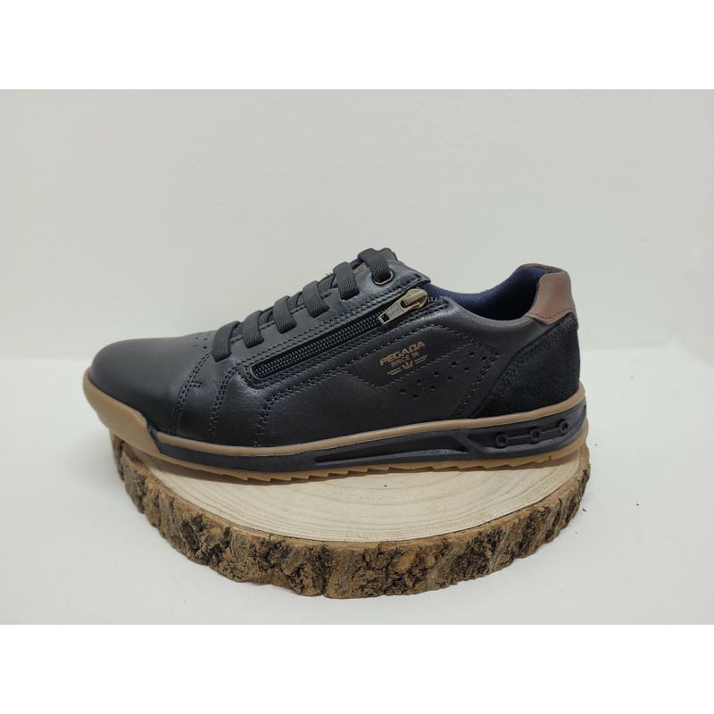 Basket noir avec 2 zip et arrière camel Pegada