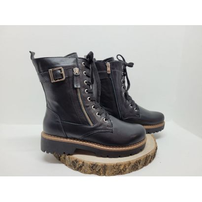 Bottine noir boucle à l'arrière et liseré beige sur la semelle en crêpe Andrea Conti 
