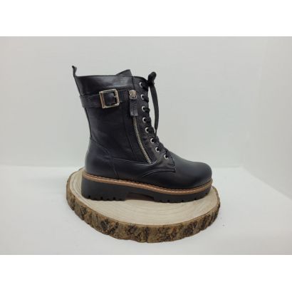 Bottine noir boucle à l'arrière et liseré beige sur la semelle en crêpe Andrea Conti 
