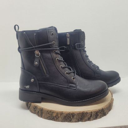 Bottine à lacets noir fantaisie zip et lacet qui passe à l'arrière et zip Mustang
