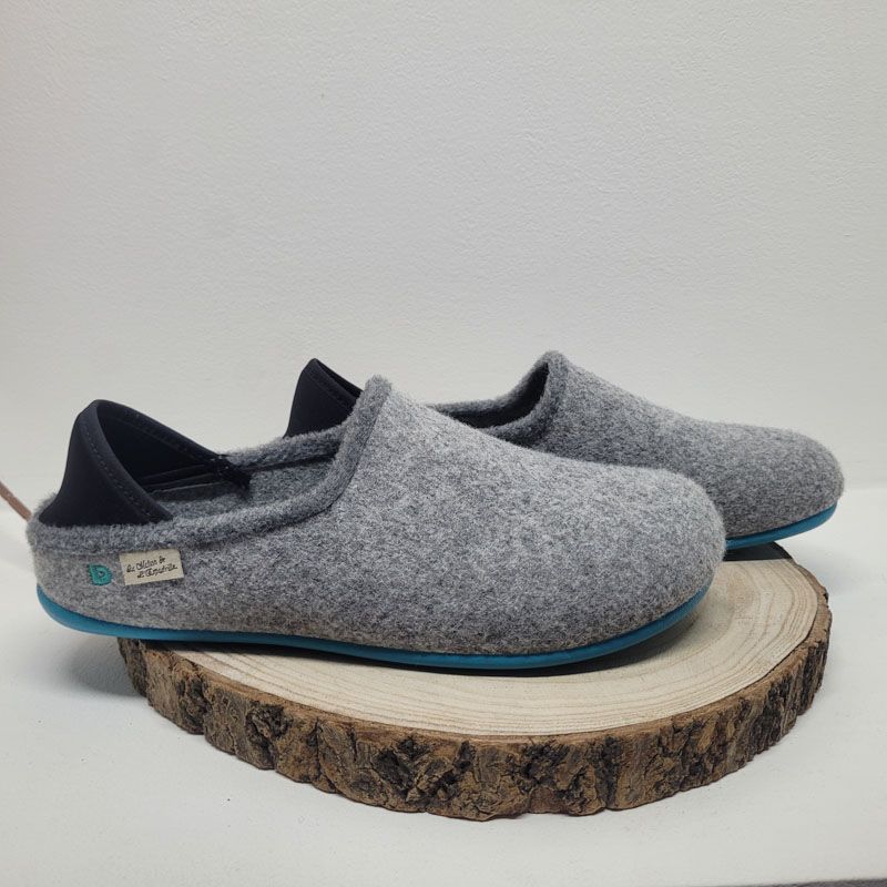 Pantoufle en feutre grise avec contrefort rabatable semelle bleuMaison de l'espadrille