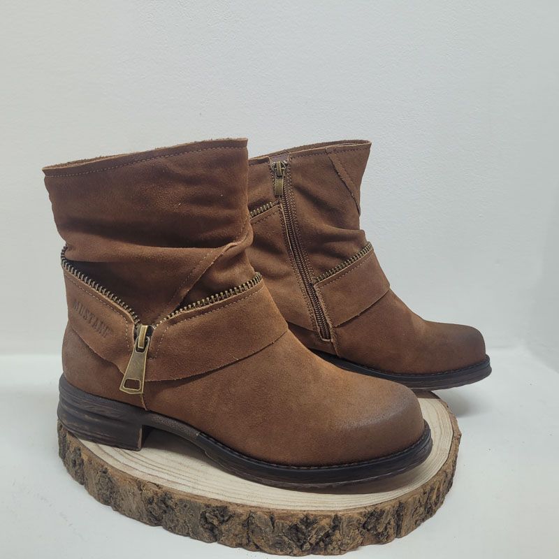 Bottine plate marron avec zip et fantaisie zip ouverteMustang 