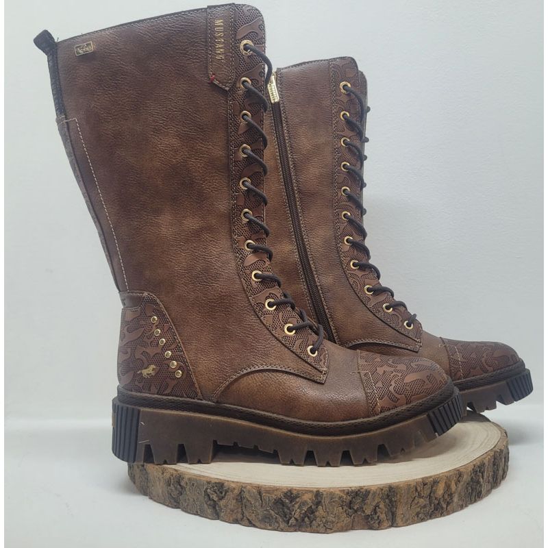 Demi botte camel à lacets avec zip et clou sur le renfort Mustang 